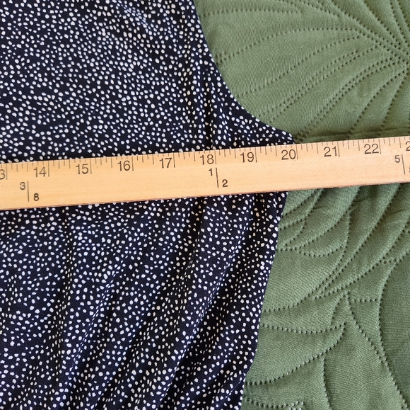 Banana Republic Blue Polka Dot V-Neck Sleeveless Stretchy Peplum Top size L - Picture 4 of 6